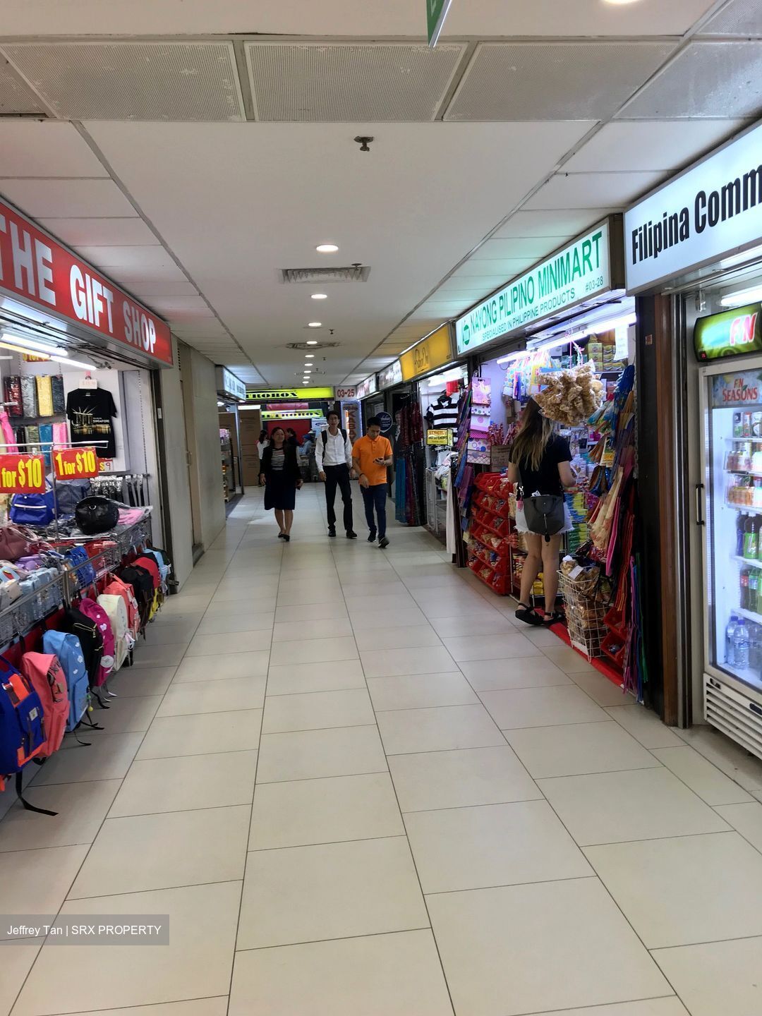 Lucky Plaza (D9), Retail #521297081